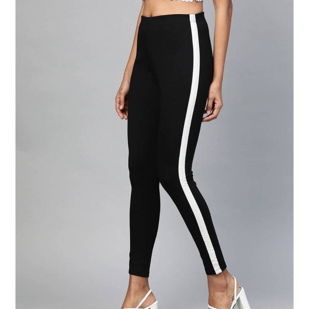 Black Side Tape Thick Jeggings Leggings Size: S/27